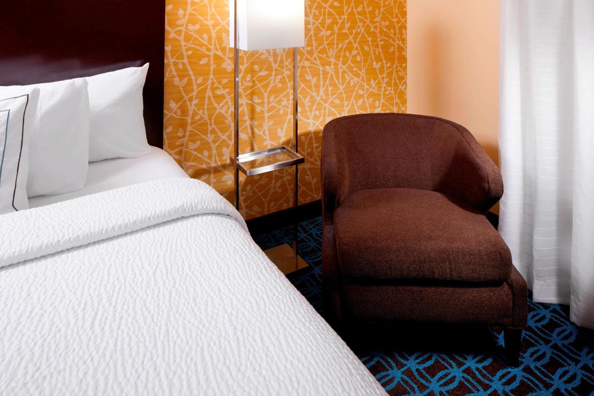 Fairfield Inn & Suites By Marriott Cumberland Exterior photo